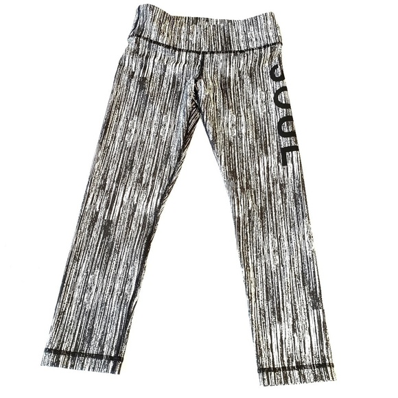 SoulCycle Vertical Stripe Cropped Capri Leggings - Picture 1 of 5